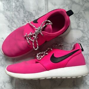 Nike roshe run sneakers